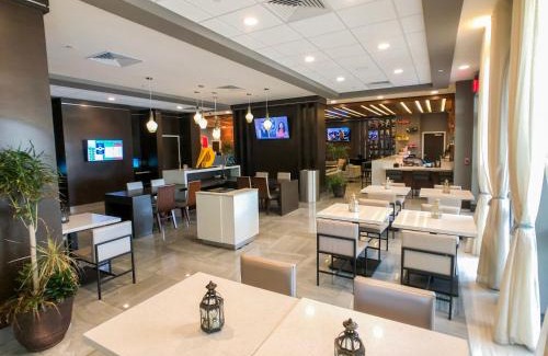 Doral Hotel | Wingate by Wyndham Miami Airport