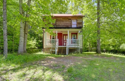 Vein Mountain House | Winter Hiking On-Site! Hot Tub Haven in Marion