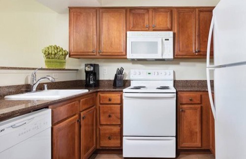 Round Hill Village Condo | Winter Holiday Week in Tahoe 5-star Resort 2BR/2BA Condo, sleeps 6
