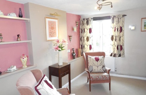 Wilmington House | Wishing Well Cottage