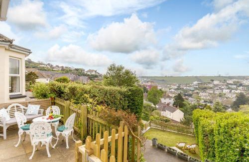 Mevagissey House | Wisteria