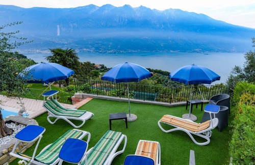 Arias Apartment | With a balcony, lake view and pool – Apartment Elka 8
