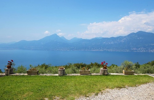 Arias Apartment | With a balcony, lake view and pool – Apartment Elka 8