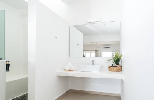 Tourlos House | With-inn Mykonos Suites