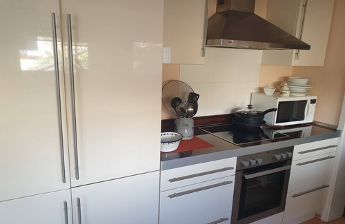 Hueckeswagen Apartment | Wohnung, Voll Möbliert 85 m² vom 1.3. - 31.5.24 Oder Wochenweise zu Vermieten