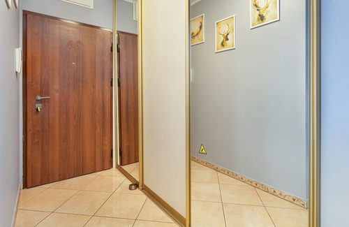 Grunwald Apartment | Wojskowa Apartment by Renters