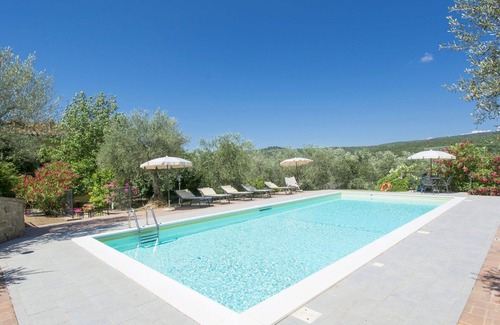 Oliveto House | Wonderful private villa for 6 people with hot tub, WIFI, private pool, TV, patio and pets allowed