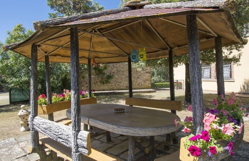 Oliveto House | Wonderful private villa for 6 people with hot tub, WIFI, private pool, TV, patio and pets allowed