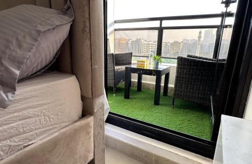 Madinat Zayed Hostel | Wonder Balcony Room - Heart of Abu Dhabi
