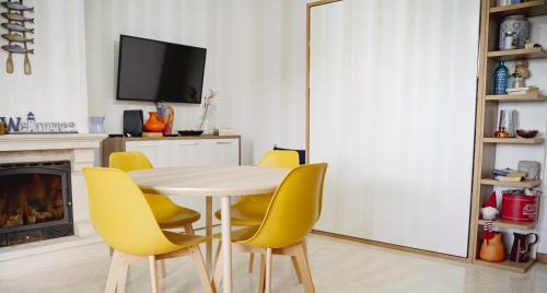 Ferragudo Apartment | Wonderful Apartment in Ferragudo 2Double Beds near Beaches and Golf