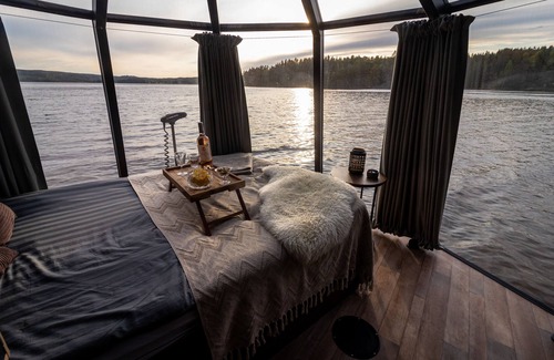 Varmland County House | Wonderful Aurora hut with a comfort feeling on the lake