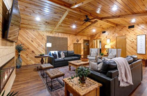 Broken Bow House | Wonderful Cabin Perfect for Family Getaways in Broken Bow, Oklahoma