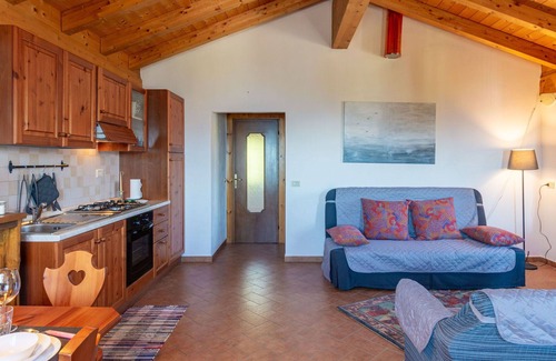 Peglio House | Wonderful private villa for 4 guests with WIFI, TV, balcony and pets allowed
