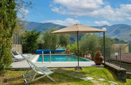 Poggio di Loro House | Wonderful private villa for 6 guests with private pool, TV and terrace