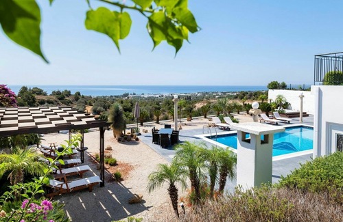 Gennadi Villa | Wonderful private villa with WIFI, private pool, A/C, TV, patio, panoramic view and parking