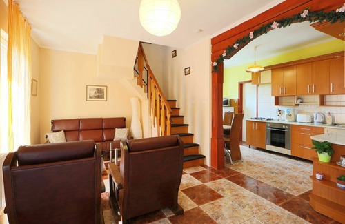 Koroshegy House | Wonderful private villa for 8 people with WIFI, A/C, TV, patio and pets allowed