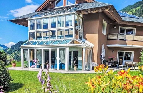 Eckartau Villa | Wonderful private villa for 12 guests with WIFI, TV and patio