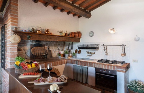Santarello Villa | Wonderful private villa with private pool, WIFI, hot tub, TV, pets allowed, close to Montepulciano