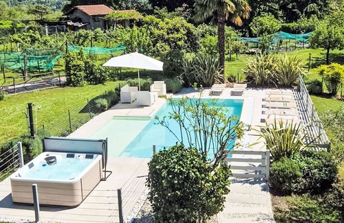 Besozzo Villa | Wonderful private villa for 8 people with hot tub, private pool, A/C, WIFI, TV and patio
