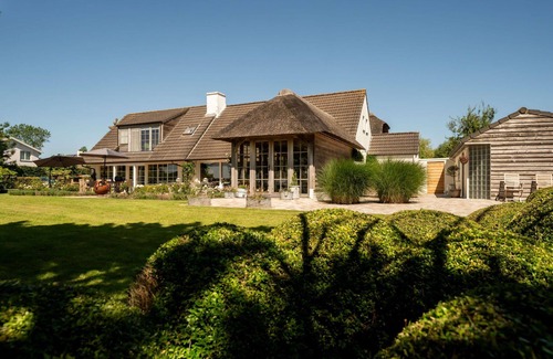 De Haan Villa | Wonderful private villa for 12 people with WIFI, TV and patio