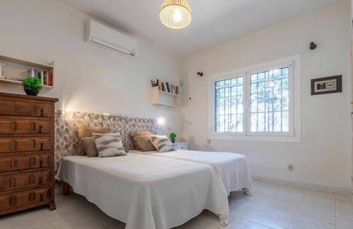 Cambrils House | Wonderful private villa for 6 people with A/C, hot tub, WIFI, TV and patio