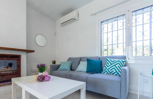 Cambrils House | Wonderful private villa for 6 people with A/C, hot tub, WIFI, TV and patio