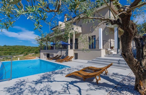Nova Vas House | Wonderful private villa for 12 people with WIFI, A/C, private pool, TV and terrace