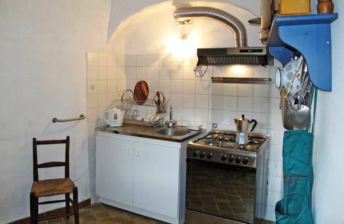 Airole Villa | Wonderful private villa for 2 guests with WIFI, patio and pets allowed