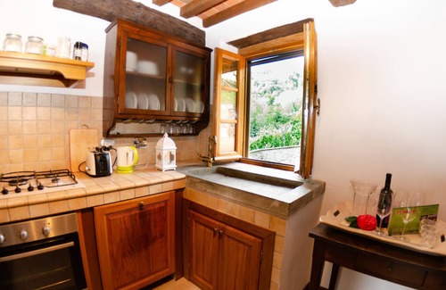 Nozanno Villa | Wonderful private villa with A/C, internet, private pool, TV, terrace, pets allowed, close to Lucca