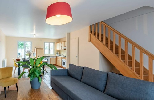 Denneville House | Wonderful villa for 6 guests with WIFI, TV, terrace and pets allowed