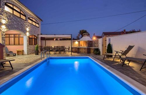Liznjan Villa | Wonderful villa Dvori with private pool for 12 persons near Pula