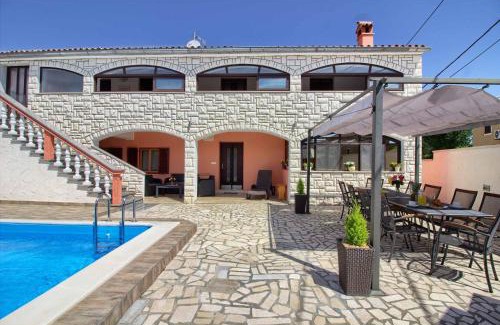 Liznjan Villa | Wonderful villa Dvori with private pool for 12 persons near Pula