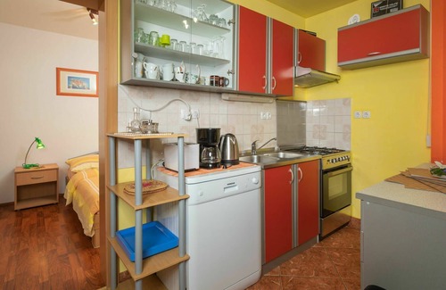 Polje House | Wonderful villa for 6 guests with private pool, hot tub, A/C, WIFI, TV, terrace and pets allowed