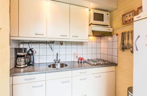 Westenschouwen House | Wonderful villa for 4 people with WIFI, pool, TV, terrace and pets allowed