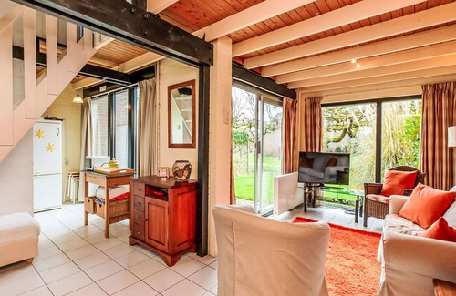 Westenschouwen House | Wonderful villa for 4 people with WIFI, pool, TV, terrace and pets allowed