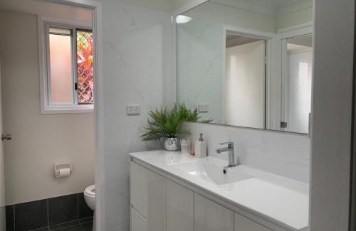 Mount Colah House | Wondering Stunning Garden View Queen Bedroom at MC 2079