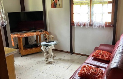 Lamentin Villa | Wooden villa in the countryside with Creole garden ideal for couples