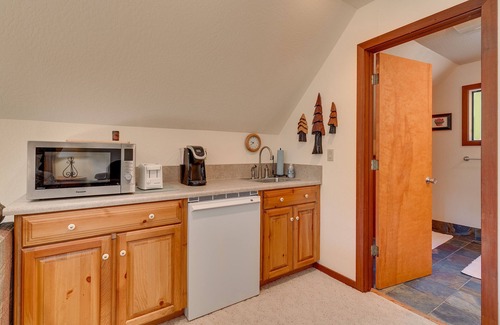 Tahoe Woods Apartment | Woodland Hideaway: Studio, 1 BA Apartment in Tahoe City, Sleeps 4