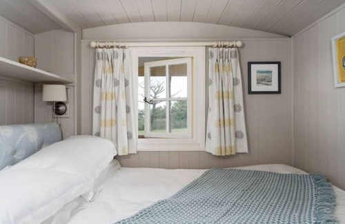 Rosudgeon Cabin | Woodstock Retreat Shepherd's Hut