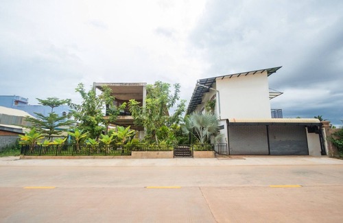 Siem Reap Apartment | Work-Friendly Studio Apartment + stable Wi-Fi in peaceful residential area