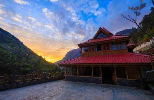Banjar Hotel | WOWSTAYZ Tirthan Village Resort - Tirthan Valley
