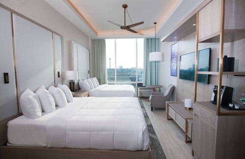 Downtown Niagara Falls Hotel | Wyndham Garden at Niagara Falls