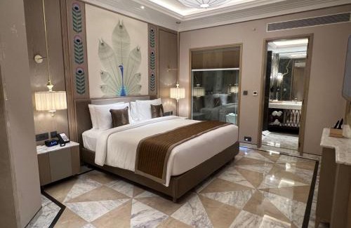Udaipur Hotel | Wyndham Grand Udaipur Fateh Sagar Lake