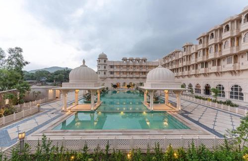 Udaipur Hotel | Wyndham Grand Udaipur Fateh Sagar Lake