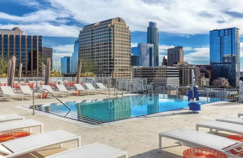 Civic District Apartment | Wyndham Resort 2BD/2BA Deluxe Suite in fantastic downtown Austin - RACE WEEKEND!