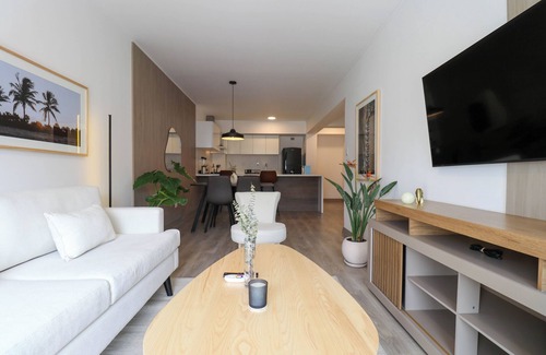 Miraflores Apartment | Wynwood Kennedy in Miraflores