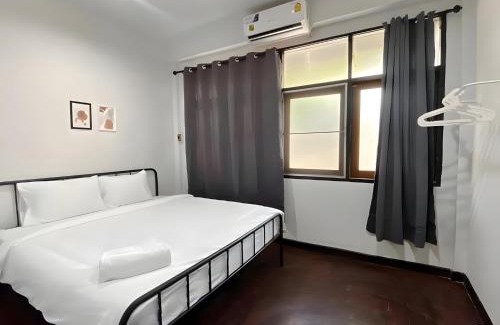 San Chao Pho Suea Apartment | X เบา ศาลเจ้าพ่อเสือ - เสาชิงช้า BAO San Chao Pho Suea