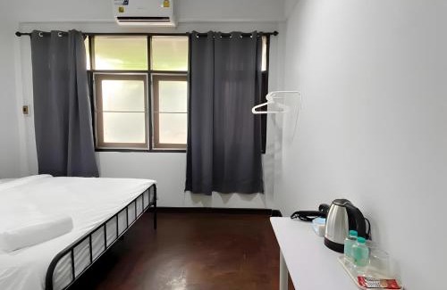 San Chao Pho Suea Apartment | X เบา ศาลเจ้าพ่อเสือ - เสาชิงช้า BAO San Chao Pho Suea