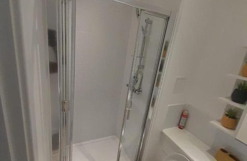 Broad Green Apartment | X2 bed x2 bath balcony apartment