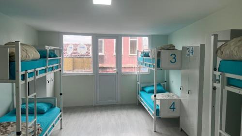 Taksim Hostel | XALİLA HOSTEL & CAFE, MEN's ROOM, BEST IN ISTANBUL ,